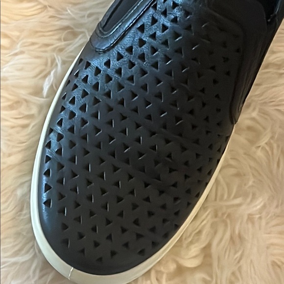 Ecco Laser Cut Black Slip-On Women’s Shoes Size EU39/8US - Picture 8 of 9